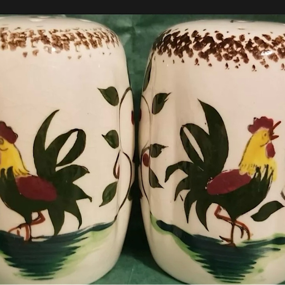 Vintage rooster salt and pepper shakers